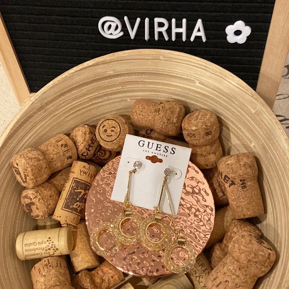 NEW GUESS Sparkling Gold-Tone Earring - Picture 3 of 6